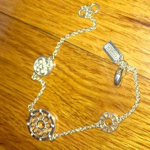 ⭐️ Coach Silver Flower Bracelet ⭐️